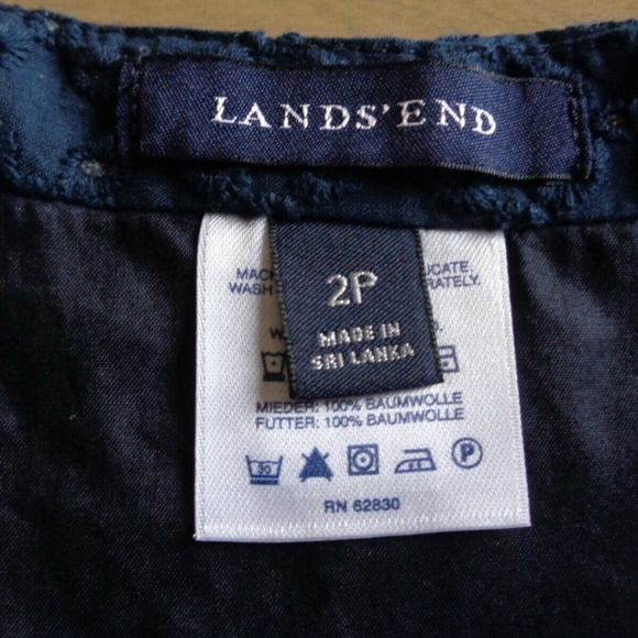 2P LANDS END NAVY EYELET Mini SKIRT - Picture 2 of 3